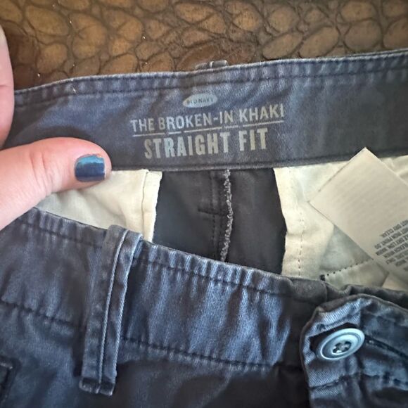 Old Navy Broken In Kahkis - Picture 1 of 4